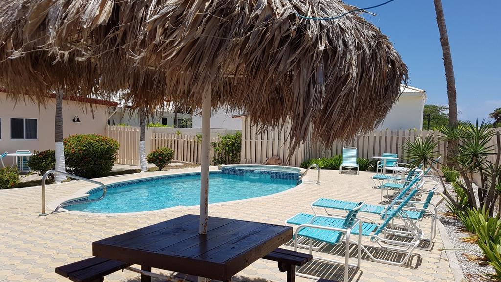 Aruba Beach Villas Palm Beach Exterior photo